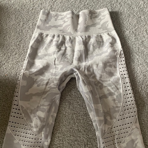 VDC Synergy White Camo Leggings - Picture 5 of 8